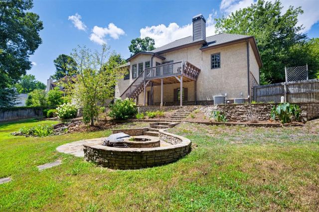13 Centerport Drive, White, GA 30184