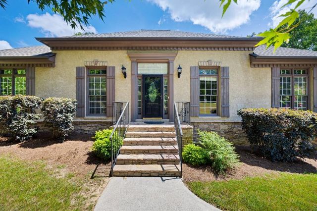 13 Centerport Drive, White, GA 30184