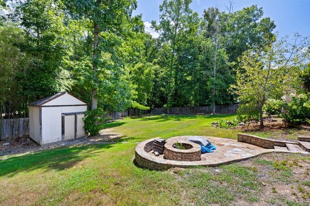 13 Centerport Drive, White, GA 30184