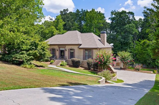 13 Centerport Drive, White, GA 30184