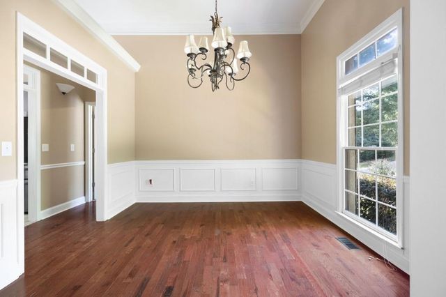 13 Centerport Drive, White, GA 30184