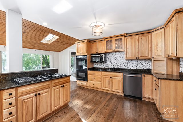 13607 S Lake Drive, Plainfield, IL 60544
