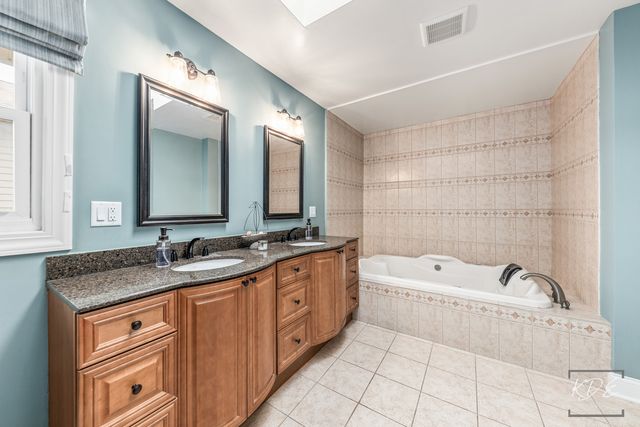 13607 S Lake Drive, Plainfield, IL 60544