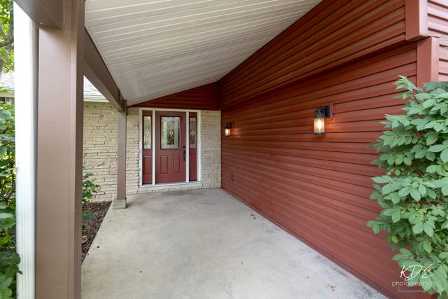13607 S Lake Drive, Plainfield, IL 60544