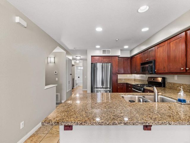3140 Trinity Bay Place, San Diego, CA 92110