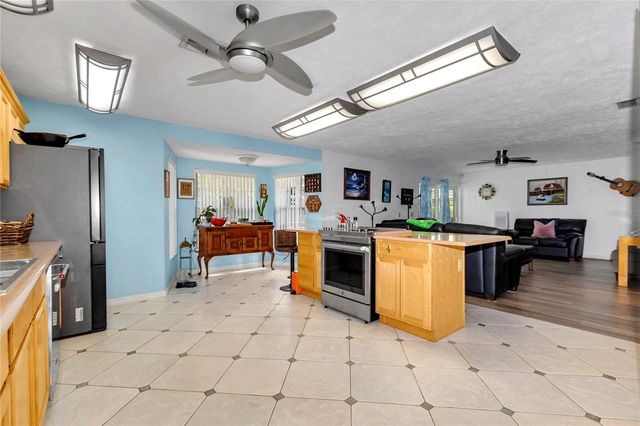 999 N FRESNO AVENUE, Hernando, FL 34442