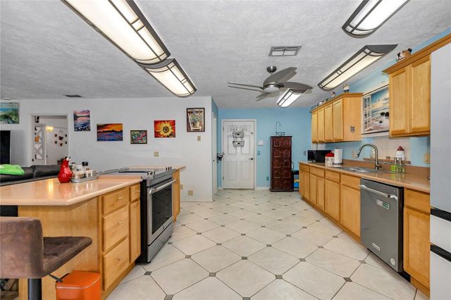 999 N FRESNO AVENUE, Hernando, FL 34442