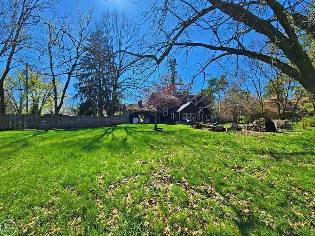 49730 Shelby Road, Shelby Twp, MI 48317