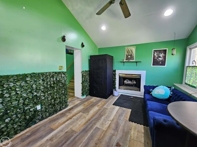 49730 Shelby Road, Shelby Twp, MI 48317
