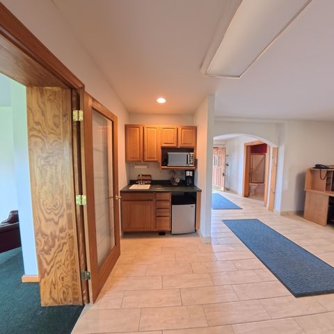 805 E Palatine Road, Palatine, IL 60074