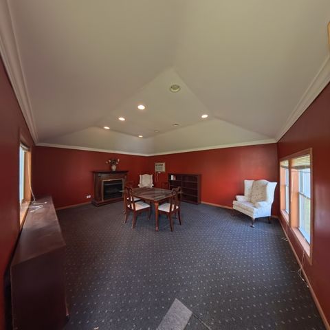805 E Palatine Road, Palatine, IL 60074