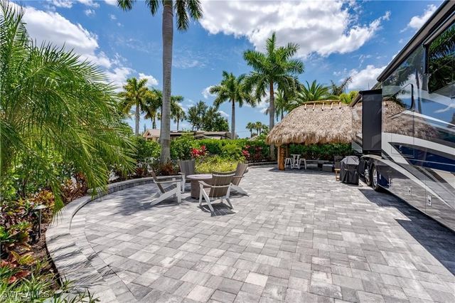 13526 Snook CIR, Naples, FL 34114