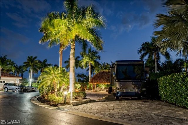 13526 Snook CIR, Naples, FL 34114