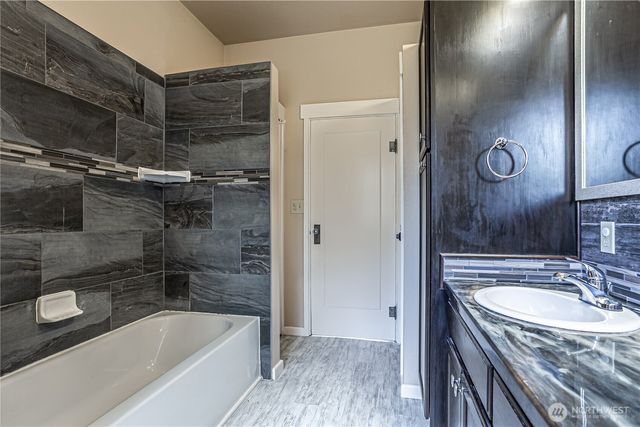 537 Mcnaught Road S, Roy, WA 98580