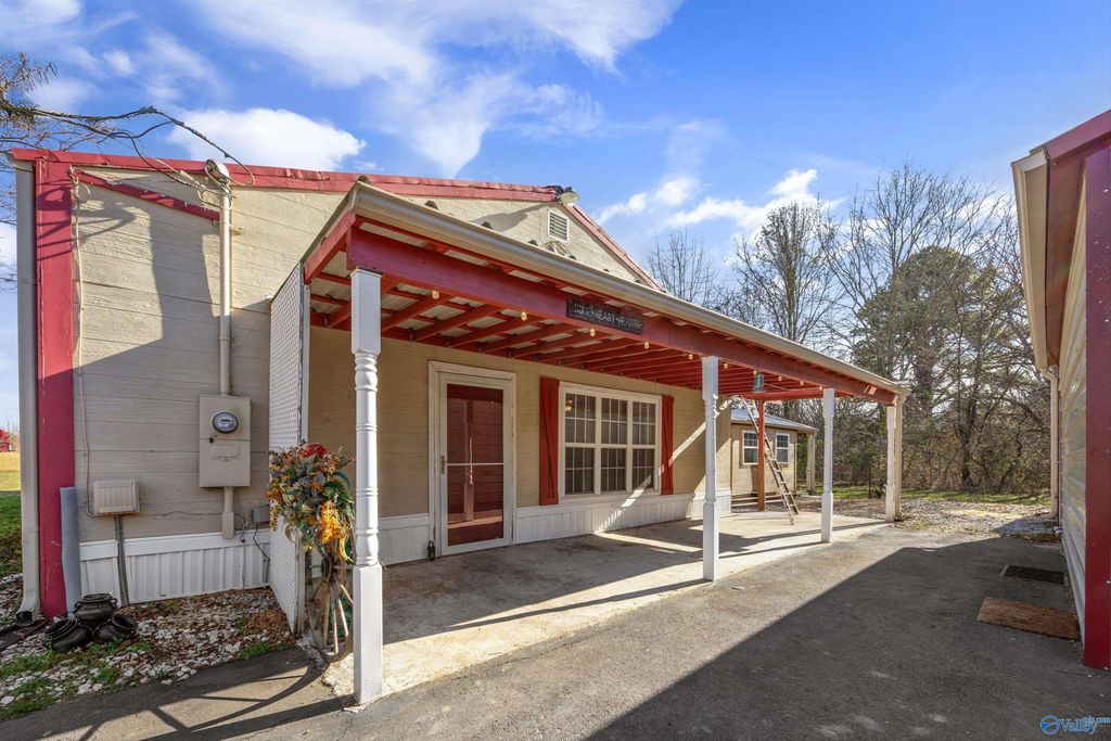 27962 Copeland Road, Athens, AL 35613