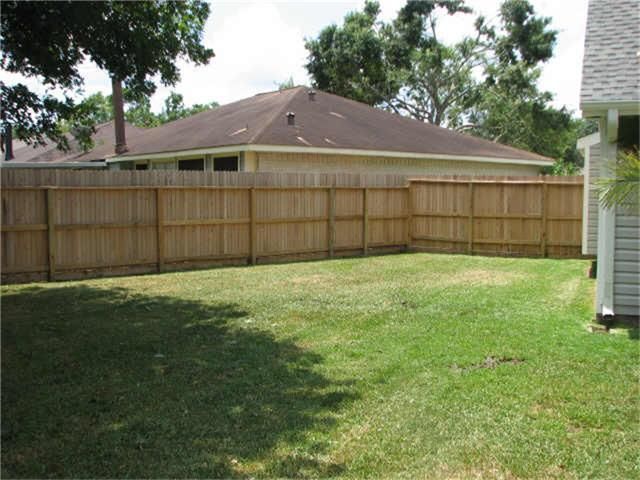 414 Windhollow Circle, League City, TX 77573