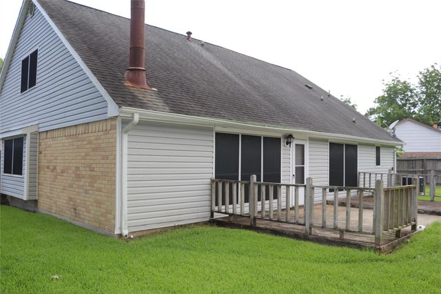 414 Windhollow Circle, League City, TX 77573