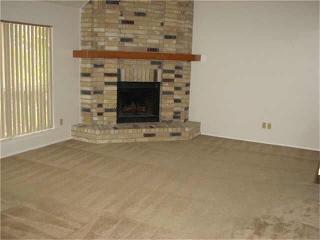 414 Windhollow Circle, League City, TX 77573