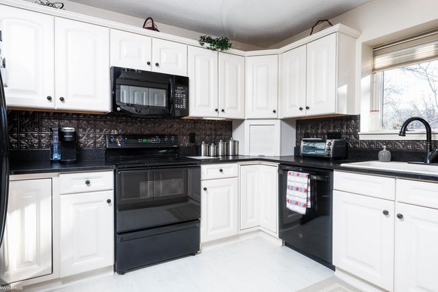 3850 Butternut Court, Port Huron, MI 48060