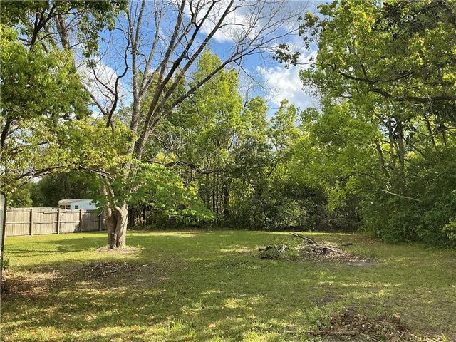321 W Blackshear Avenue, Waycross, GA 31501