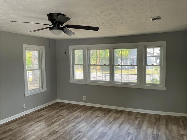 321 W Blackshear Avenue, Waycross, GA 31501