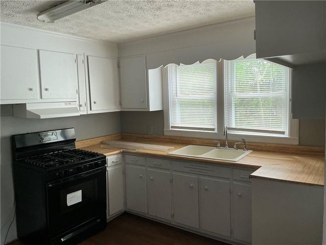 321 W Blackshear Avenue, Waycross, GA 31501