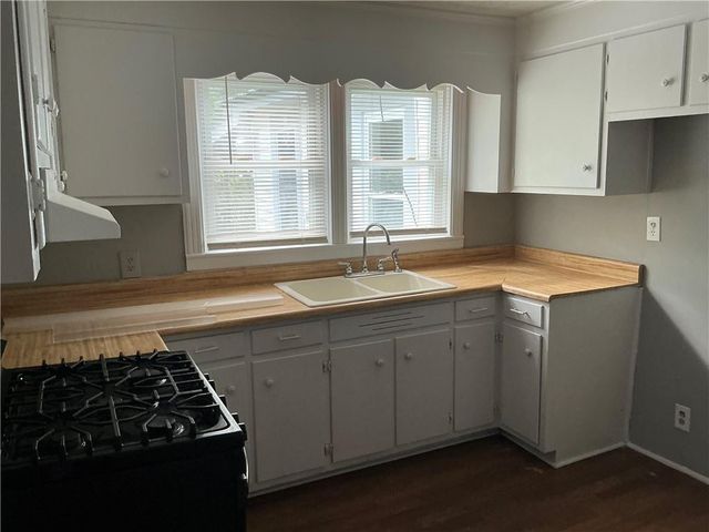 321 W Blackshear Avenue, Waycross, GA 31501
