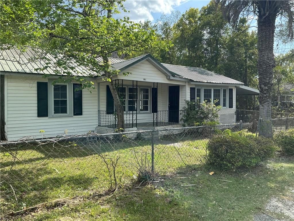 321 W Blackshear Avenue, Waycross, GA 31501