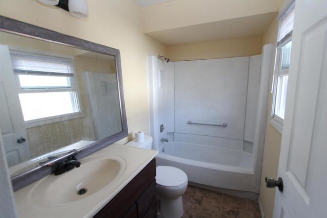 2449 W Highland AVENUE, Milwaukee, WI 53233
