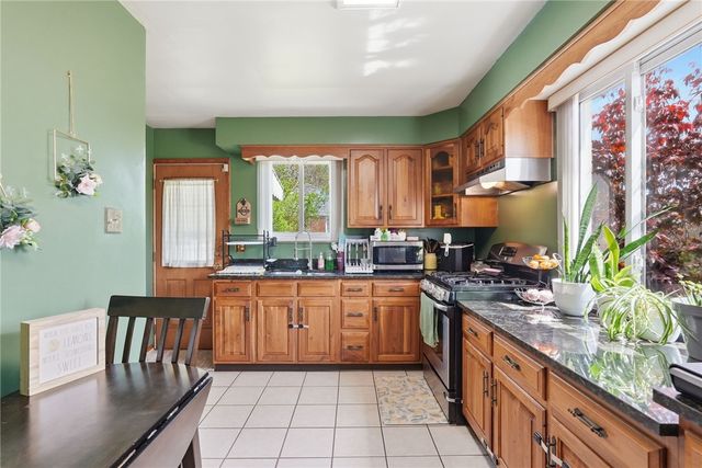 2449 Hampton Ave, Hampton, PA 15101