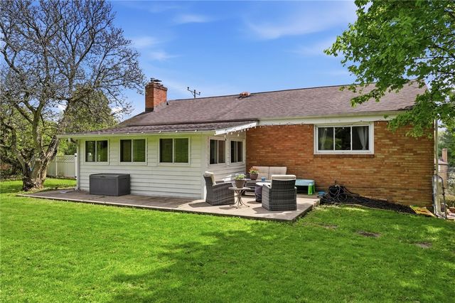 2449 Hampton Ave, Hampton, PA 15101