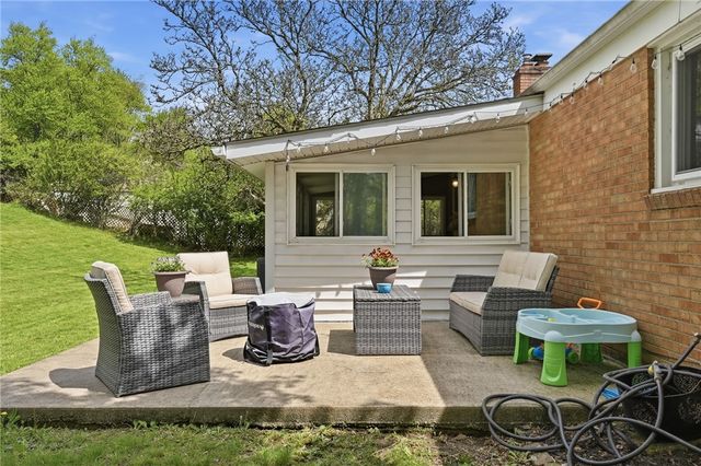 2449 Hampton Ave, Hampton, PA 15101