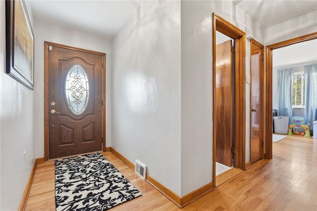 2449 Hampton Ave, Hampton, PA 15101