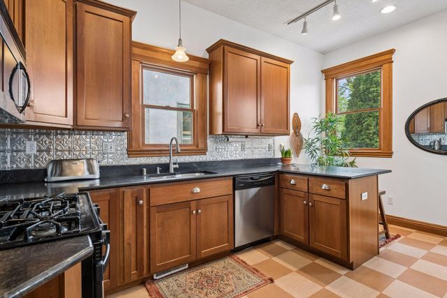 2717 Emerson Avenue S, Minneapolis, MN 55408
