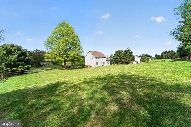 1691 VILLAGE GREEN DR, Woodbine, MD 21797
