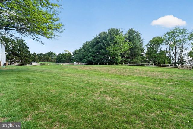 1691 VILLAGE GREEN DR, Woodbine, MD 21797
