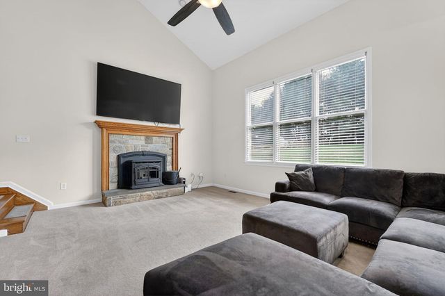 1691 VILLAGE GREEN DR, Woodbine, MD 21797