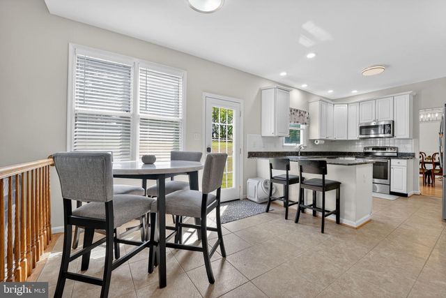 1691 VILLAGE GREEN DR, Woodbine, MD 21797