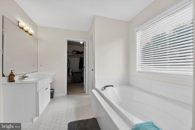 1691 VILLAGE GREEN DR, Woodbine, MD 21797