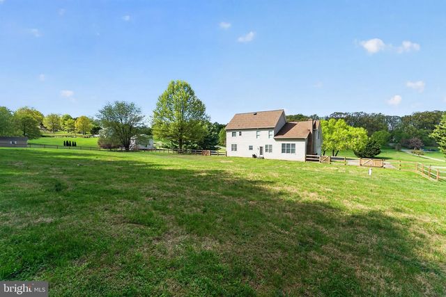 1691 VILLAGE GREEN DR, Woodbine, MD 21797