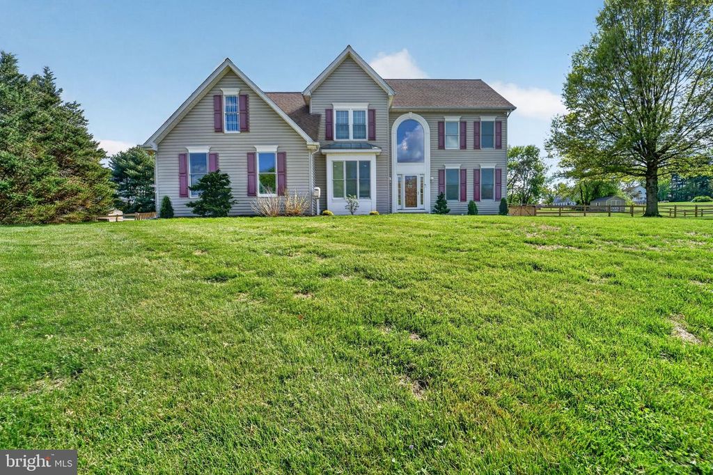 1691 VILLAGE GREEN DR, Woodbine, MD 21797