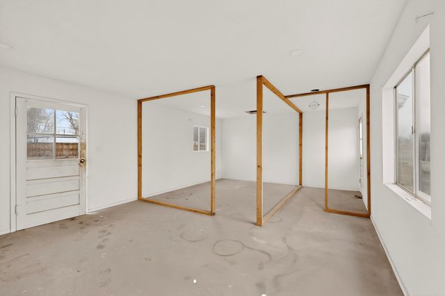 1902 Tapia Boulevard SW, Albuquerque, NM 87105