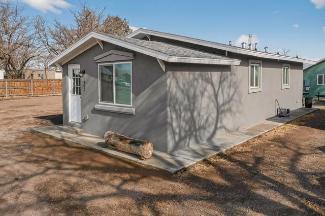 1902 Tapia Boulevard SW, Albuquerque, NM 87105