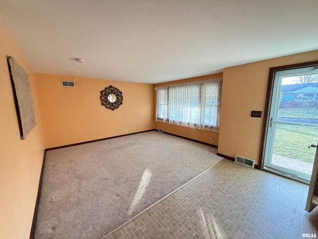 617 EUREKA Avenue, Eureka, IL 61530