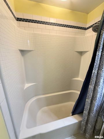 617 EUREKA Avenue, Eureka, IL 61530