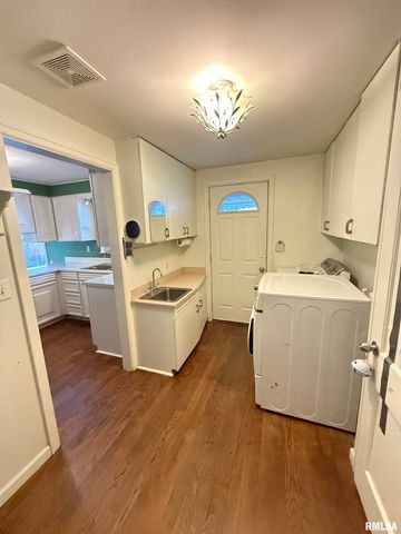 617 EUREKA Avenue, Eureka, IL 61530