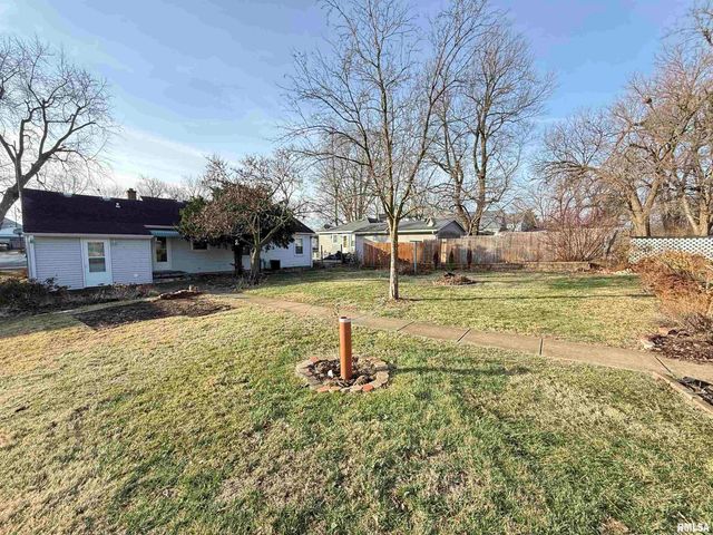 617 EUREKA Avenue, Eureka, IL 61530