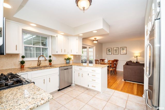 6601 N CEDARBROOK Lane, Peoria, IL 61614