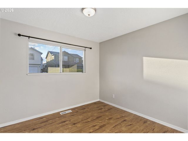 8705 Se PARDEE St, Portland, OR 97266