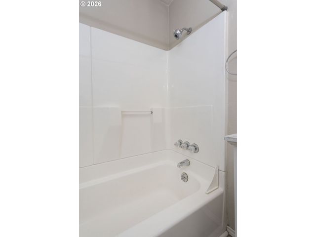 8705 Se PARDEE St, Portland, OR 97266